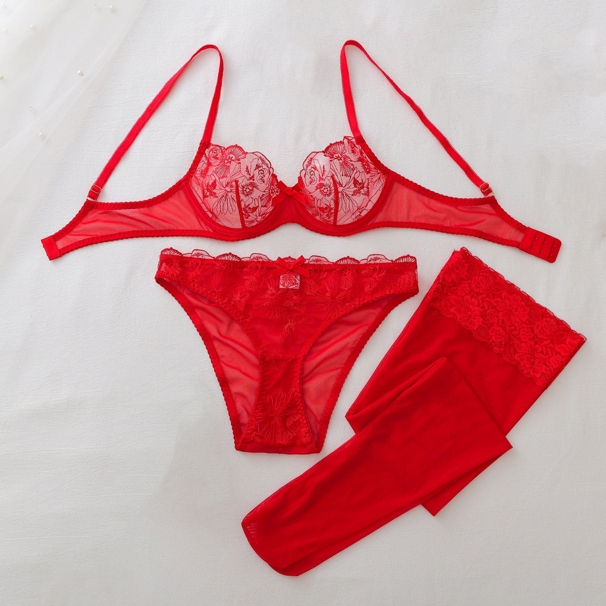 Sheer Mesh Bra - ชุดชั้นในซีทรูลูกไม้ลายกุหลาบสีแดงสำหรับผู้หญิง พร้อมถุงน่องยาวถึงต้นขา ชุดโรแมนติกโปร่งใส