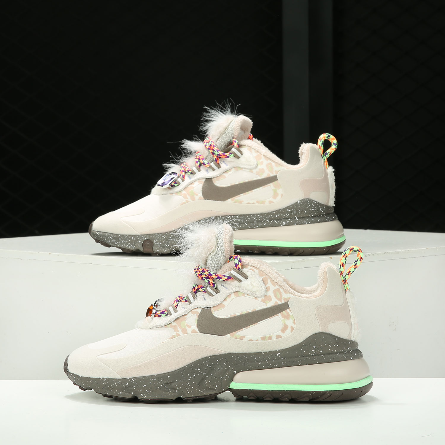 รองเท้าวิ่งออกกำลังกายแบบมีระบ - Nike Shoes Air Max 270 บทวิจารณ์และราคา